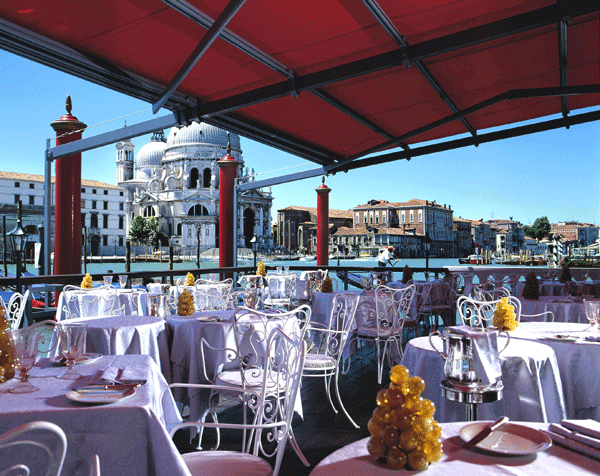bauer-venezia-de-pisis-restaurant-terrace